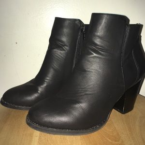 Black heeled boots